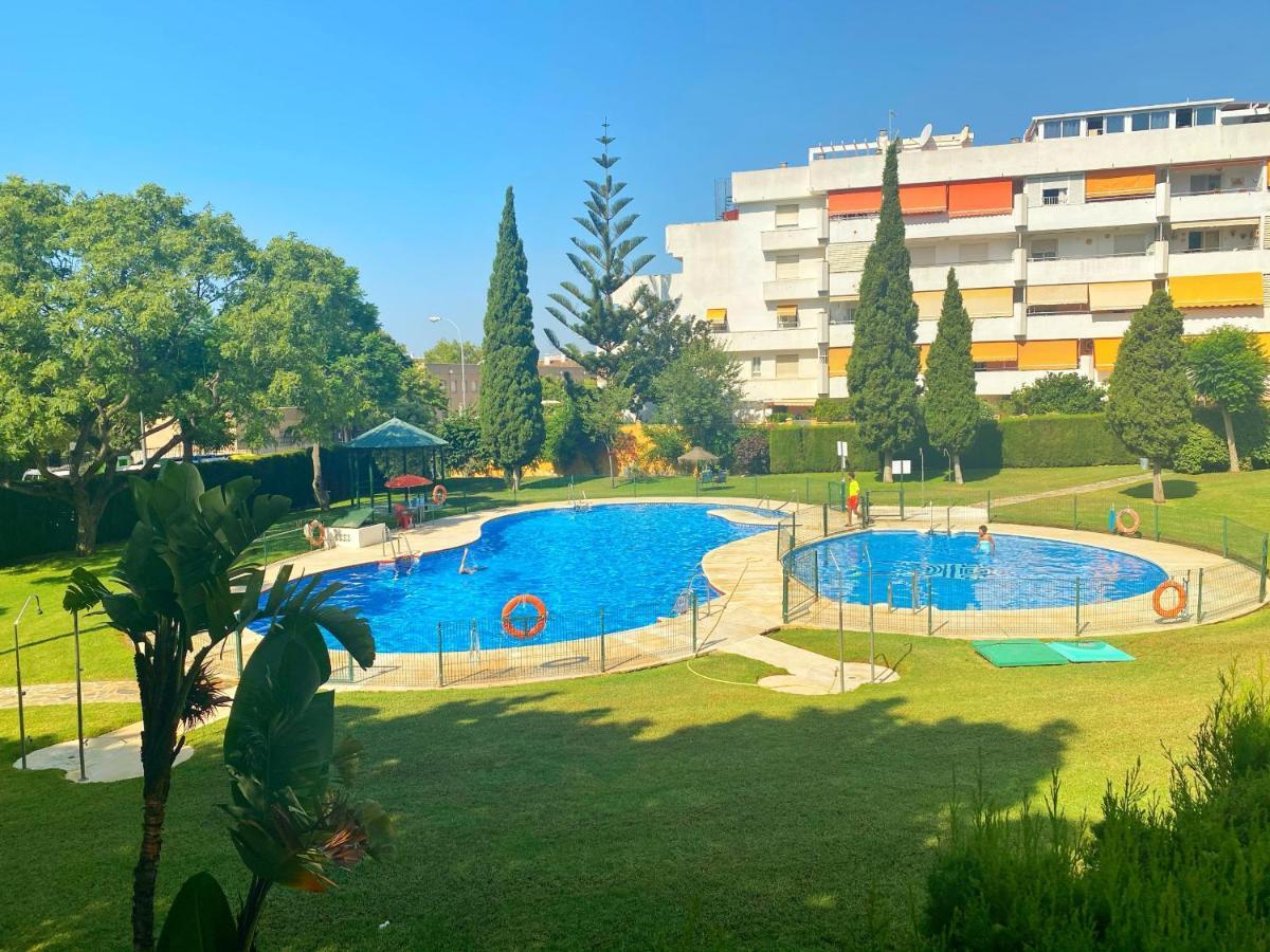 797 Holiday Rentals - Piso para 4 con amplia terraza al jardin y al mar Benalmádena Exterior foto